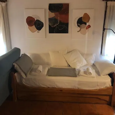 Estudio De 50m2, Todo Exterior Y Con Patio, Ideal Parejas, Familias Con Ninos Pequenos Y De Largas Estancias, Con Techo Abuhardillado Y De Mejores Vistas De 公寓