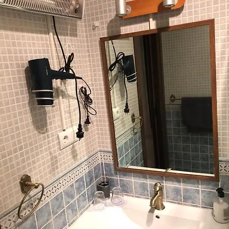 Estudio De 50m2, Todo Exterior Y Con Patio, Ideal Parejas, Familias Con Ninos Pequenos Y De Largas Estancias, Con Techo Abuhardillado Y De Mejores Vistas De Daire Toledo