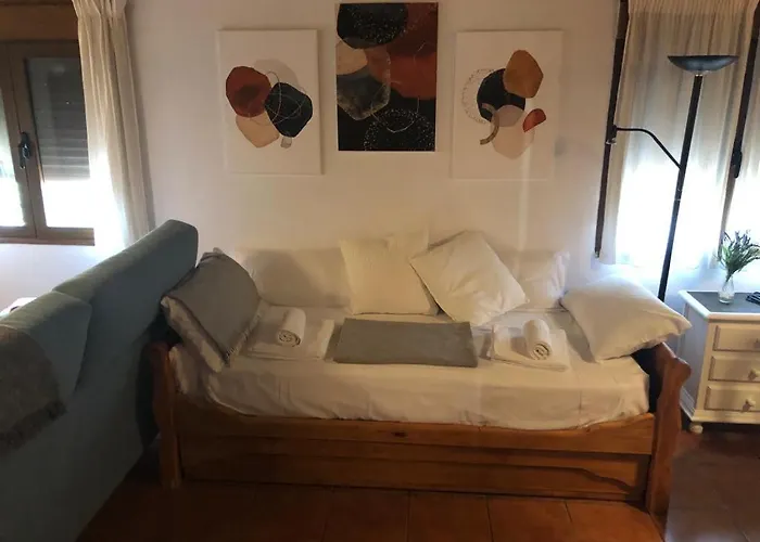 Estudio De 50m2, Todo Exterior Y Con Patio, Ideal Parejas, Familias Con Ninos Pequenos Y De Largas Estancias, Con Techo Abuhardillado Y De Mejores Vistas De Lejlighed